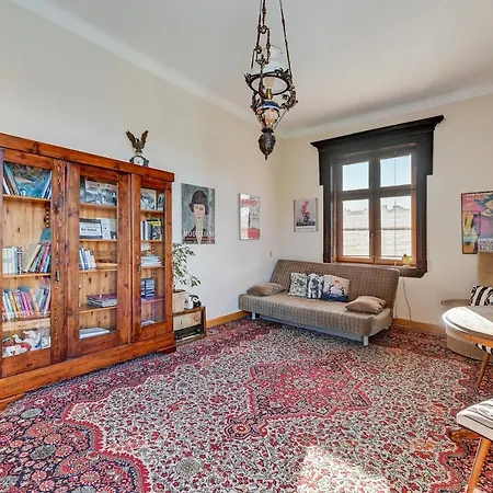 Apartment 1925 Old Town